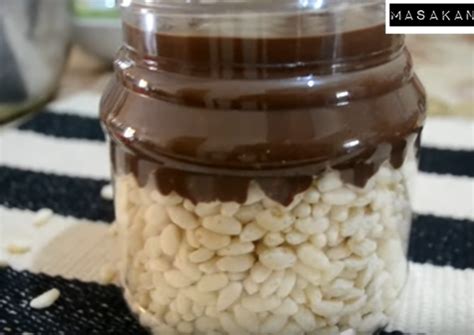 Try this chocolate bubble rice recipe and enjoy with your family and friend. Choco Jar Viral - Daily Makan