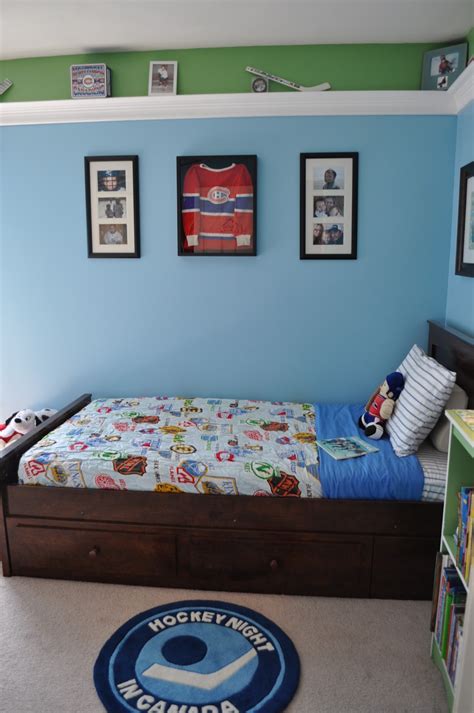 The most common kids hockey room material is wood. Syracuse Hockey Mom's Network: Hockey Room for Kids