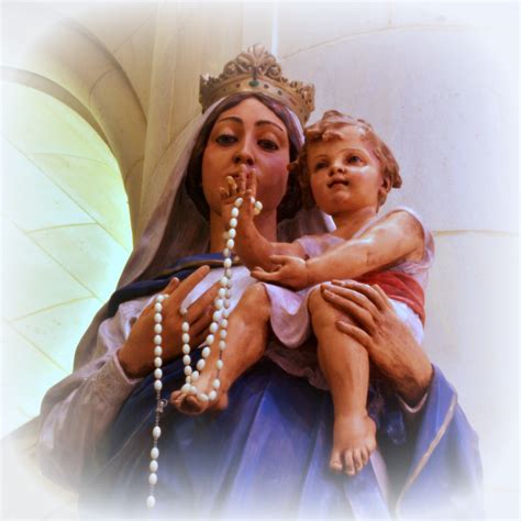 October 7 Celebrates Our Lady Of The Rosary Catholic Life The Roman