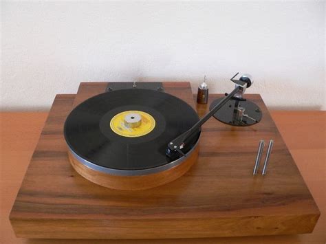 One moment the turntable is bamboo then it's galvanized farmhouse. Best 25+ Diy turntable ideas on Pinterest | Turntable record player, Turntable mat and Diy lazy ...