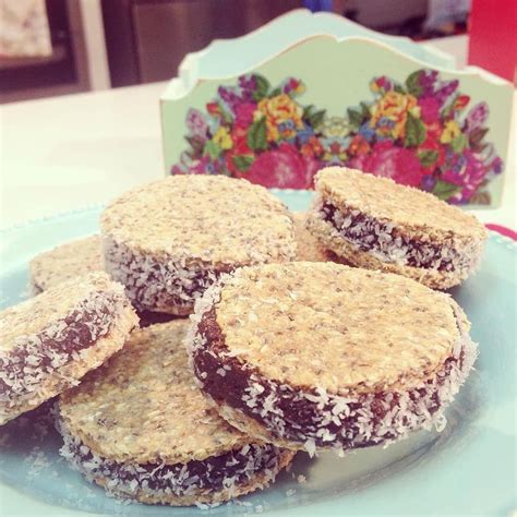 Les dejo esta receta amada Alfajores de avena y chía con nutella