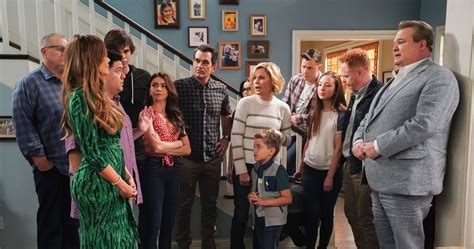 Modern Family: 5 Ways It Hits Home (& 5 It Doesn't Depict A Modern Family)