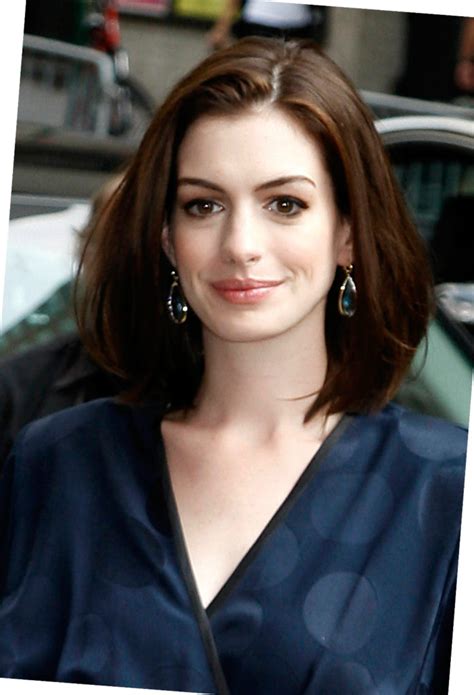 Anne Hathaway Haircut 35 Anne Hathaways Stylish Hair Looks