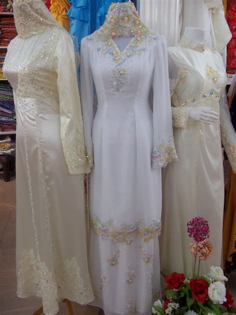 Ini adalah baju pengantin model kebaya yang terbuat dari bahan beludru. Ayu Fashion Boutique: Baju Pengantin Design Baru beserta ...