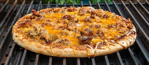 Check out our bbq pizza grill selection for the very best in unique or custom, handmade pieces from our shops. Barbecue Pulled Pork Pizza | GrillGrate