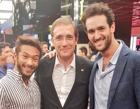 Notícias, agenda, e declarações políticas. Lorenzo e Pedro inflamam as redes sociais depois de ...