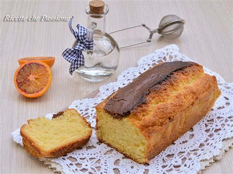 Per preparare il plumcake soffice all'arancia montare a neve in una terrina gli albumi con un pizzico di sale; Plumcake all'acqua Arancia e Cioccolato | Plumcake ...