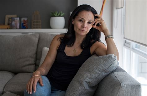 How a former nxivm cult member recruited thousands. Sự ghê rợn về giáo phái tình dục ở Hollywood: Nô lệ bị ...