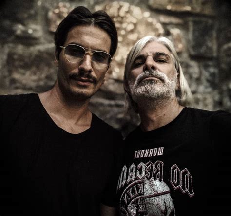 Μιλάει για την επιτυχημένη του πορεία. Ο Μάνος Πίντζης για τον κολλητό του, Γιώργο Καράβα: "Γνωριστήκαμε μέσω μηνύματος - Μιλάμε κάθε ...