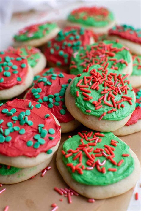 frosted holiday sugar cookies lofthouse style sugar cookies