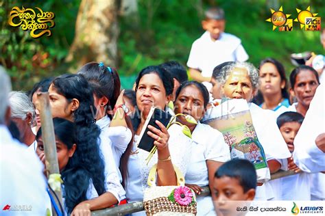 Hiru Uttama Dhathu Vandana Commence With Thousands Of Devotees