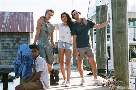 Outer Banks 3 Questions Fans Need Answered In Season 2