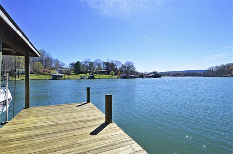 Smith mountain lake is one of southwestern virginia's most desirable living and vacationing destinations. Lakeside Cabin | Pet Friendly Smith Mountain Lake Rental ...