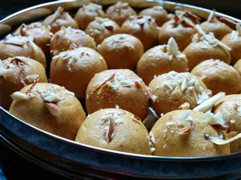 Diwali Recipe How To Make Besan Laddu At Home