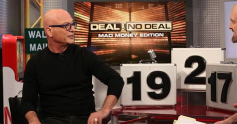 'Deal or No Deal' host Howie Mandel recalls the show's 