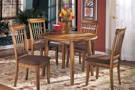 Berringer Rustic Brown 6 Pc Rectangular Dining Room Table 4 Uph