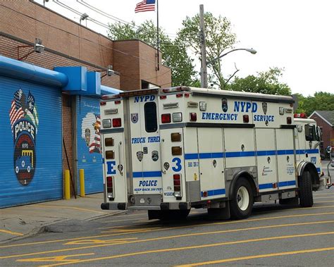 P043s Nypd Emergency Squad 3 Truck Parkchester Bronx New York City