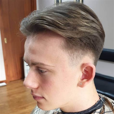 Cool Curtain Haircut Ideas To Rock And Old-Fashioned Look In A New Style