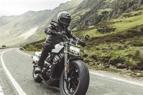 Jul 30, 2021 · the sportster's design evened the score by being capable of much more development. Harley-Davidson unveils 2021 Sportster S - Canada Moto Guide