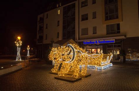 It lies along the elbe river, southwest of berlin. Lass' dich von der Lichterwelt Magdeburg verzaubern!