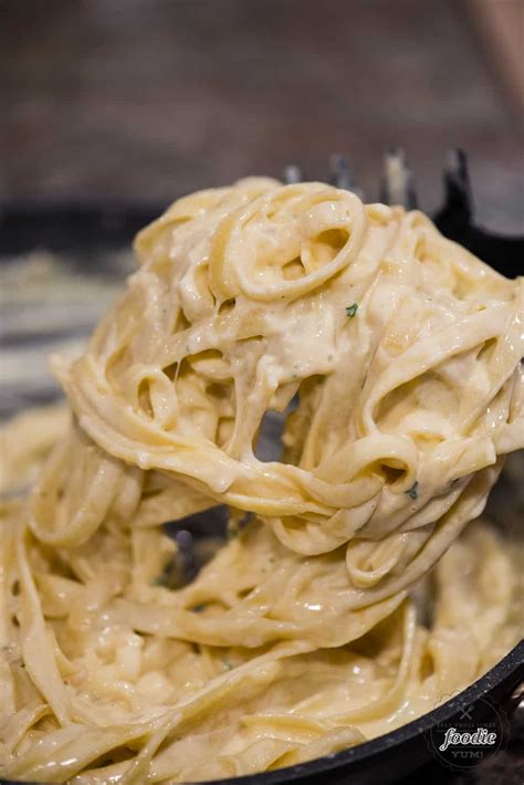 This healthy fettuccine alfredo is made with a creamy cauliflower sauce that tastes just like the real a mess that starts with slurpy delicious noodles and ends with creamy fettuccine alfredo sauce. Homemade Alfredo Sauce Recipe and Video | Self Proclaimed Foodie