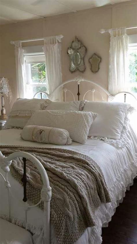 Maybe you would like to learn more about one of these? Shabby style | Retro home decor, Shabby chic bedrooms ...