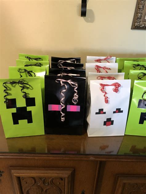 Pin By Vane Cisneros De Vergara On Minecraft Creeper Party T Wrapping Ts Creepers
