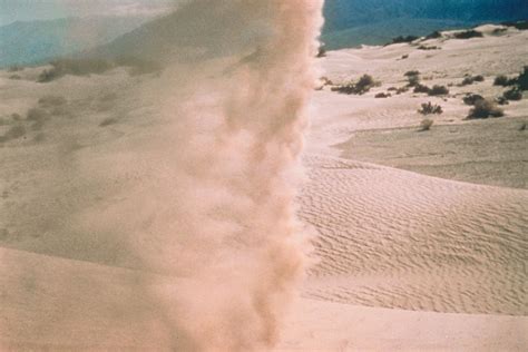 Environmental Hazards In The Deserts Sciencing