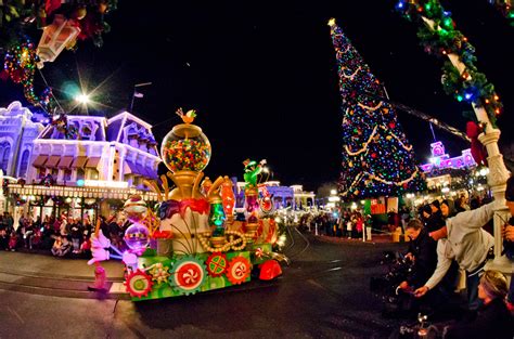 Mickey S Once Upon A Christmastime Parade Photos Disney Tourist Blog