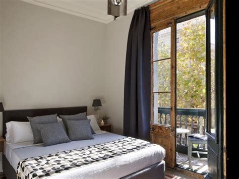We did not find results for: Beautiful Bedroom Design with Balcony Entrance