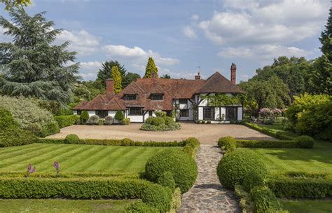 A Pretty Equestrian Property In Surrey With Stables Fit For Equine