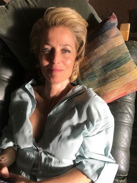 Sex Education Star Gillian Anderson Wows With Post Sg Glow Pic Amid Season 2 Launch Daily Star