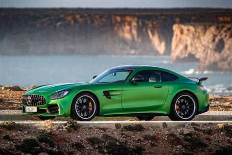 2018 Mercedes Amg Gt R Review A Super Sports Car Capable Of Inducing