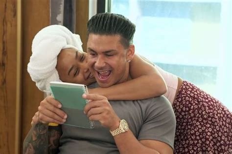 are dj pauly d and nikki hall engaged here are the details