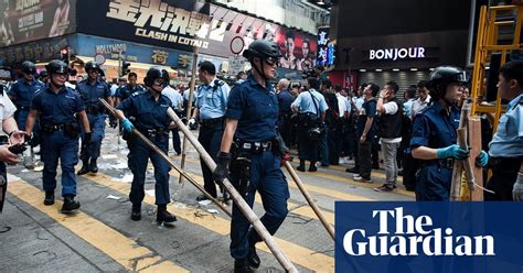 Hk Police Remove Barricades And Face Protesters In Pictures World
