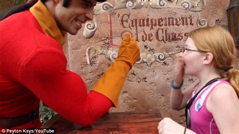 Walt Disney World Fantasyland S Gaston Arm Wrestles With Girl Daily Mail Online