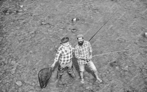 Compartiendo Juntos Padre E Hijo Pasatiempo De Pesca Y Actividad