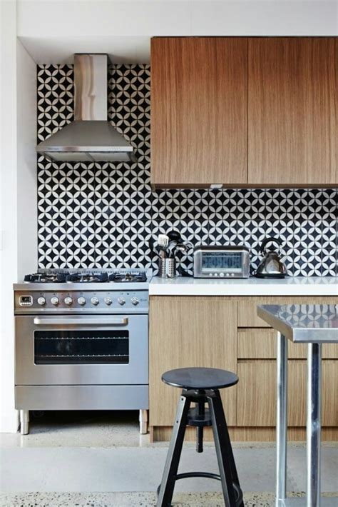 15 Modern Kitchen Designs With Geometric Wallpapers Rilane We