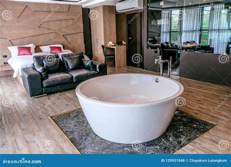 Private Guest House Including Jacuzzi And Hot Tub Is Ready With Shinny Sink Tap Very Luxury