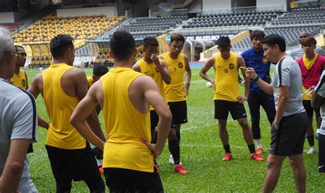 Hlv park hang seo dù có tiếc nuối nhưng ông tin lượt về các học trò sẽ làm thật. Prakiraan Susunan Pemain Vietnam vs Malaysia di Piala AFF ...