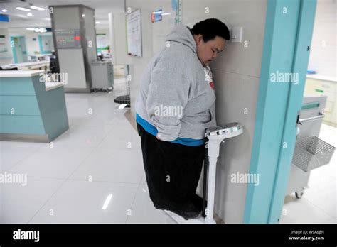 Chinas Fattest Man Liang Yong Weighs In A Hospital In Chongqing China December 13 2010 Liang