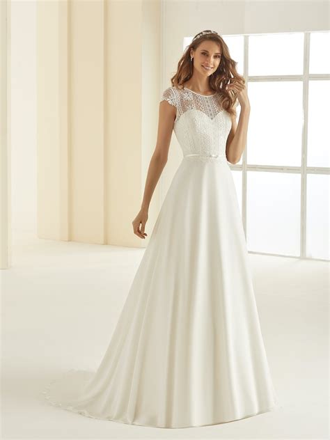 Schmeichelhafte form mit spitze, schleppe oder schlicht elegant. A-Linien-Brautkleid mit Spitzentop von Bianco Evento ...
