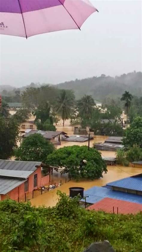 Perintah kawalan pergerakan (pkp) kembali dikenakan di seluruh kelantan, kecuali jeli, kuala krai dan gua musang berkuat kuasa 16 hingga 29 april depan. Gambar Banjir Di Kelantan Terkini Disember 2014