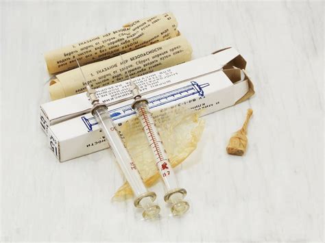 Antique Medical Glass Syringe Medical Injection Instrument Medical