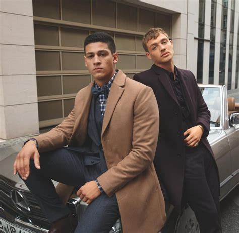 Know famedstar emilio sakraya info such as his biography, wiki, body statistics, height, weight emilio sakraya is a german famed star who is best known for his breakout roles in netflix original. Emilio Sakraya und David Schütter: „Nein, ich kann keinen ...