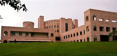 Isb Hyderabad Campus Offers A Campus Lifestyle Suited For Future Executives