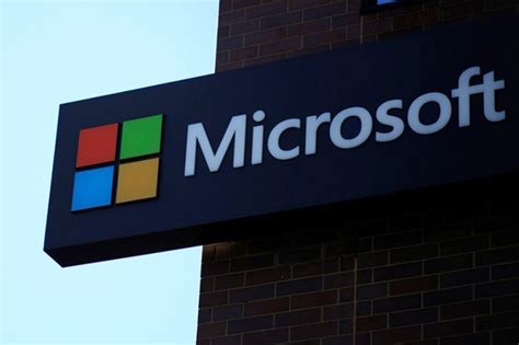 Microsoft Overhauls Apple To Become Most Valuable Us Company