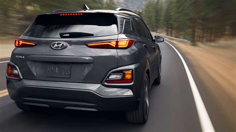 The only notable change for the 2021 hyundai kona is the introduction of the new night edition trim, which slots into the lineup between the sel plus and. Party in Chalk White With the 2021 Hyundai Kona Night ...