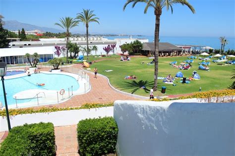 Alquiler de apartamentos y venta de apartamentos y casas en estepona y en toda la costa del sol sotogrande sabinillas marbella san pedro de alcántara cala de mijas fuengirola benalmádena torrequebrada torremolinos por toda la costa del sol llevo propiedades en alquiler para larga temporada y venta para más información llamar por favor. Estepona-Villacana Precioso apartamento de 2 dormitorios en alquiler con vistas a la piscina y a ...