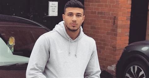 Tommy fury is one of the hopeful lover island stars this year looking for love. Tommy Fury Bio, Affair, Single, Net Worth, Age ...